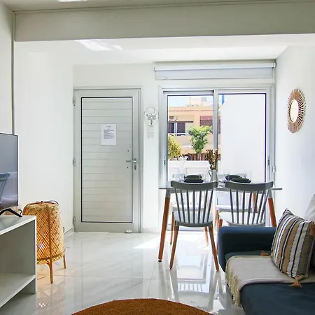 Phaedrus Living View Fountain Court 08 Apartamento